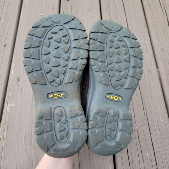 Keen Kaci III Dark Earth/Canteen Oiled Leather Floral Slip-on Oxford Loafer Shoe - Picture 6 of 9